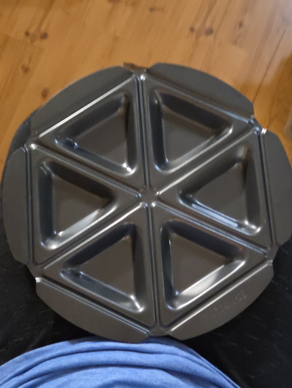Non-Branded Black Six-Slice Triangle Sandwich Maker Plate